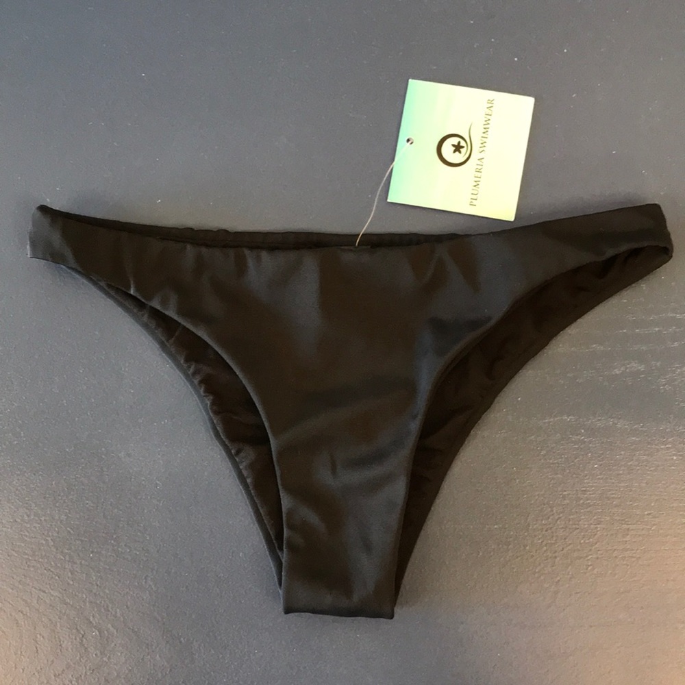 NWT. Nordstrom Plumeria black bikini swim bottom
